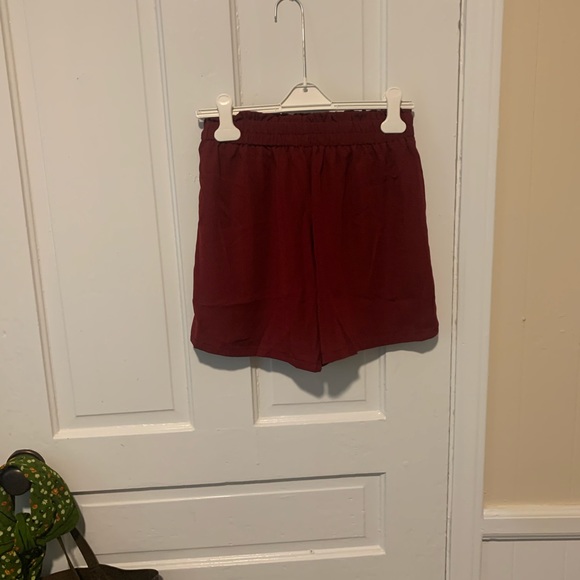 Knot Front Paper Bag Waist Shorts NWOT - Picture 4 of 9